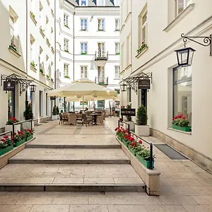 St. Andrew's Palace 4* Varsovia