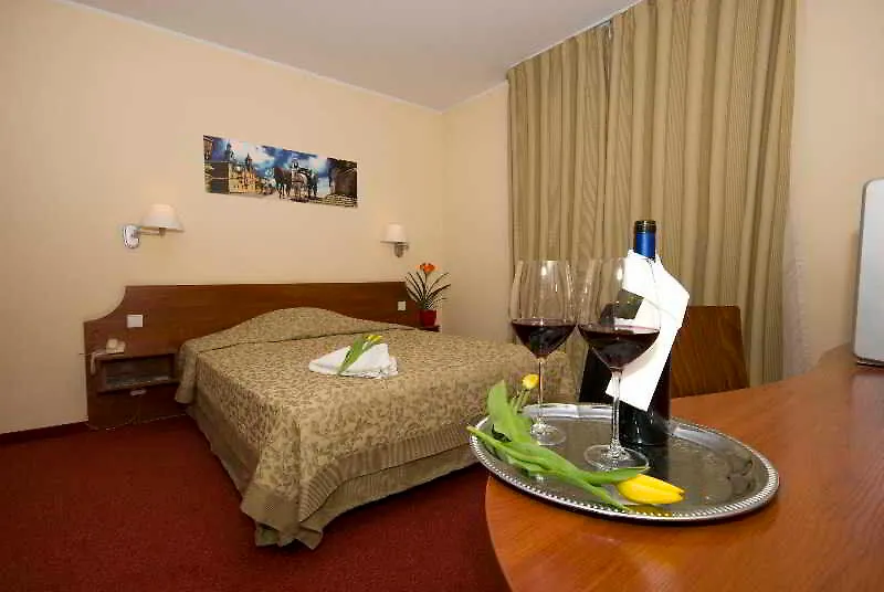 H6 Major Aparthotel Travel & Business, Free Parking Krakow Hotel